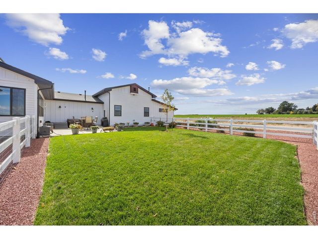 9200 Meadow Farms Dr, Milliken, CO 80543