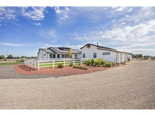 9200 Meadow Farms Dr, Milliken, CO 80543