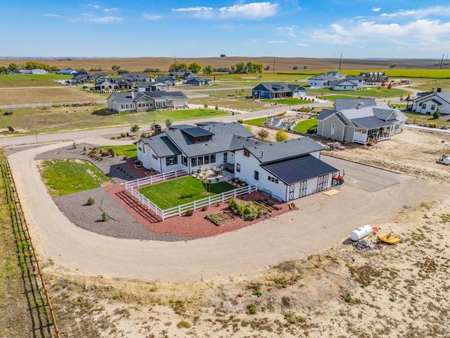 9200 Meadow Farms Dr, Milliken, CO 80543