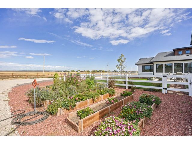 9200 Meadow Farms Dr, Milliken, CO 80543