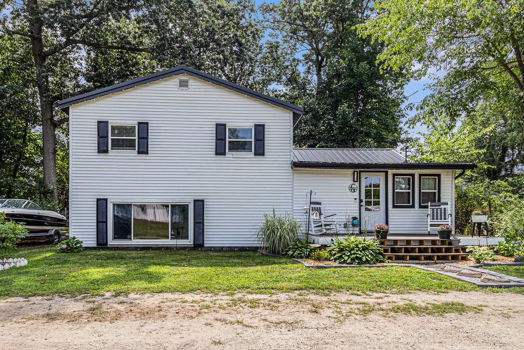 37057 Marrion Court, Paw Paw Twp, MI 49079