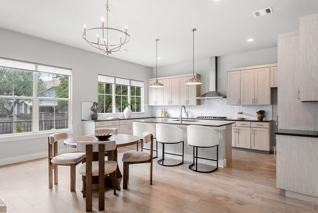7911 Ryans WAY, Austin, TX 78726