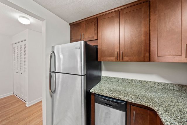 95 Fountain Ln 3, Weymouth, MA 02190
