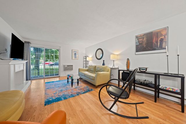 95 Fountain Ln 3, Weymouth, MA 02190