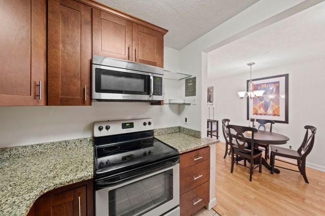 95 Fountain Ln 3, Weymouth, MA 02190