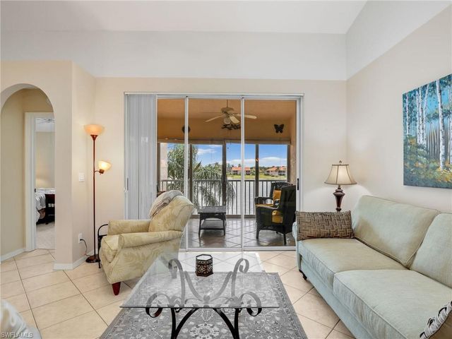 2408 Millcreek LN 202, Naples, FL 34119