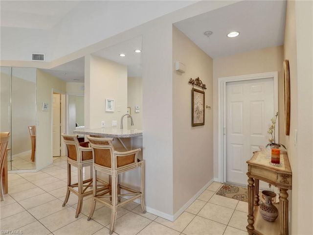 2408 Millcreek LN 202, Naples, FL 34119