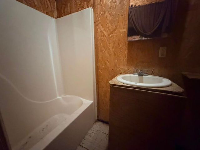 2928 OVERTON CROSSING RD, Memphis, TN 38127