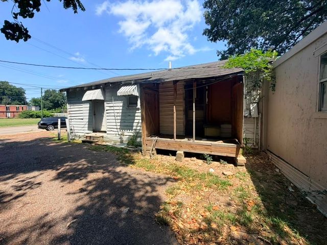 2928 OVERTON CROSSING RD, Memphis, TN 38127