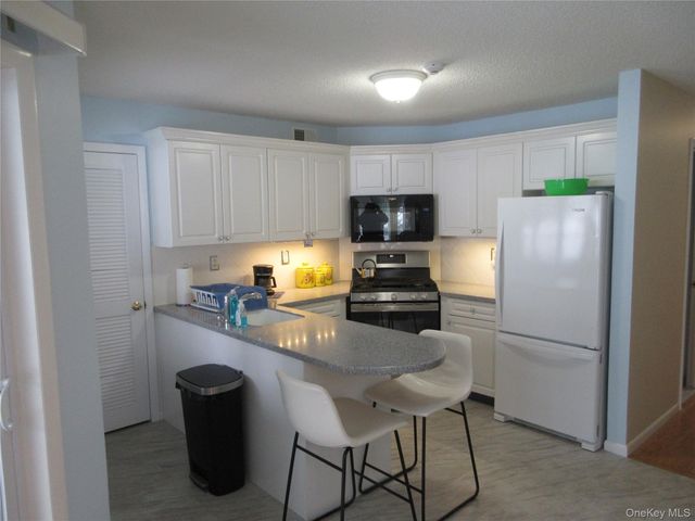 3 Skyline Terrace, Nanuet, NY 10954