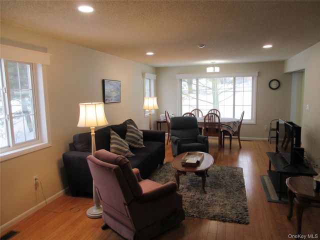 3 Skyline Terrace, Nanuet, NY 10954