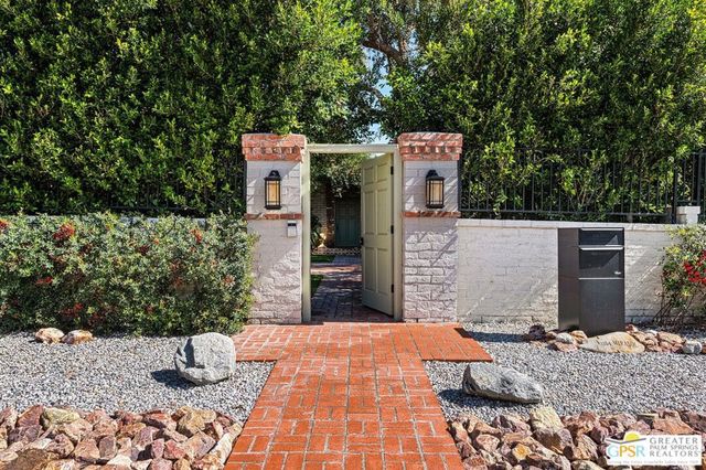 1184 Camino Mirasol, Palm Springs, CA 92262