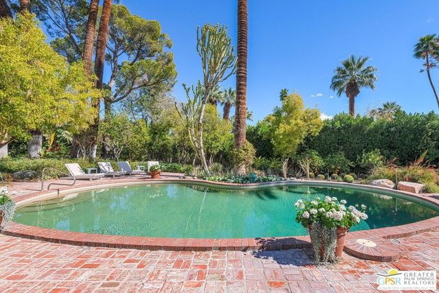 1184 Camino Mirasol, Palm Springs, CA 92262