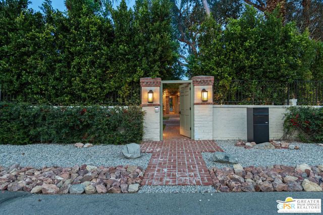 1184 Camino Mirasol, Palm Springs, CA 92262