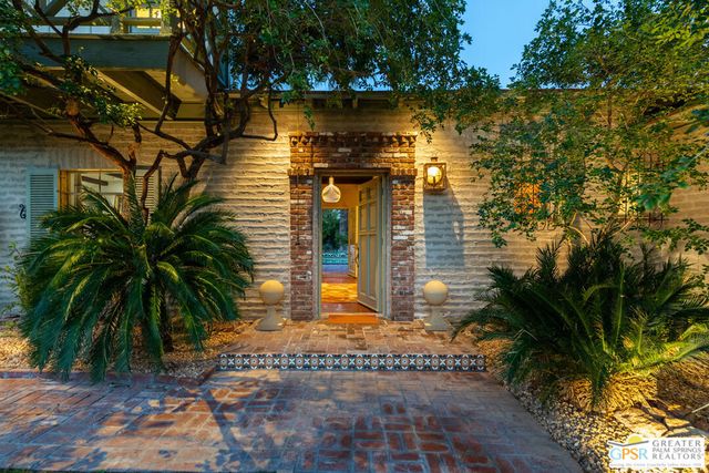 1184 Camino Mirasol, Palm Springs, CA 92262