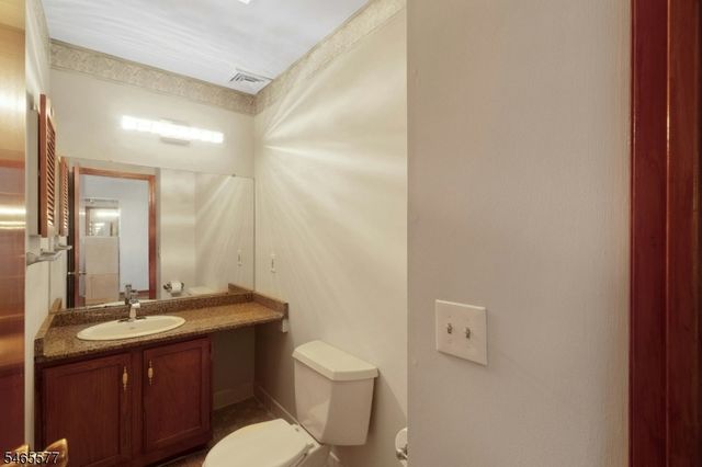 16 Westervelt Pl, Passaic City, NJ 07055