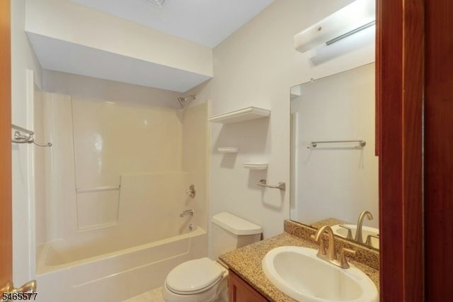 16 Westervelt Pl, Passaic City, NJ 07055