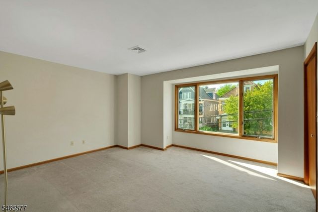 16 Westervelt Pl, Passaic City, NJ 07055