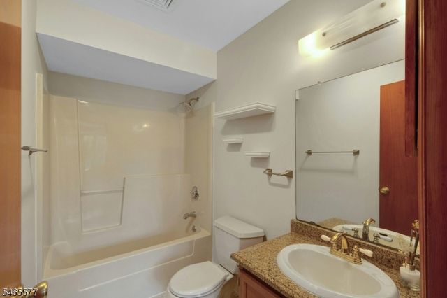 16 Westervelt Pl, Passaic City, NJ 07055