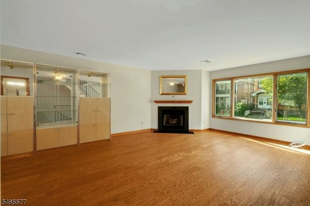 16 Westervelt Pl, Passaic City, NJ 07055