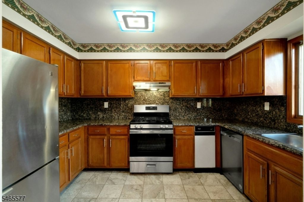 16 Westervelt Pl, Passaic City, NJ 07055 — photo 5