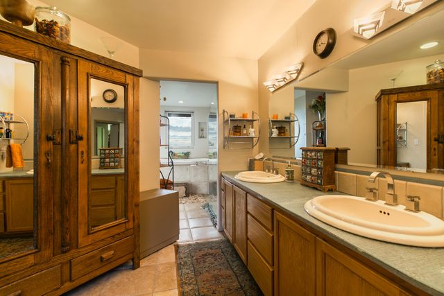 51 Rock Ridge Drive NE, Albuquerque, NM 87122