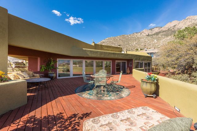 51 Rock Ridge Drive NE, Albuquerque, NM 87122