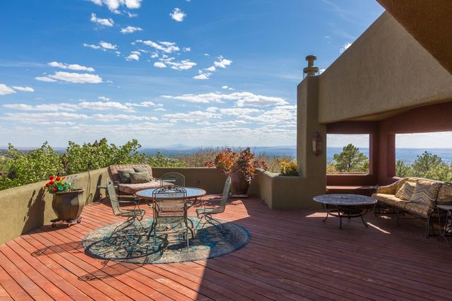 51 Rock Ridge Drive NE, Albuquerque, NM 87122