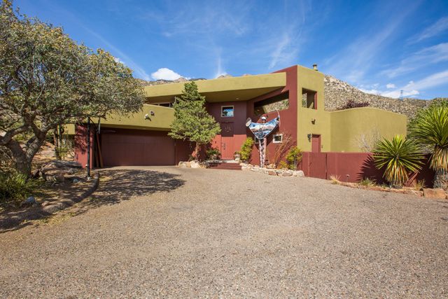 51 Rock Ridge Drive NE, Albuquerque, NM 87122