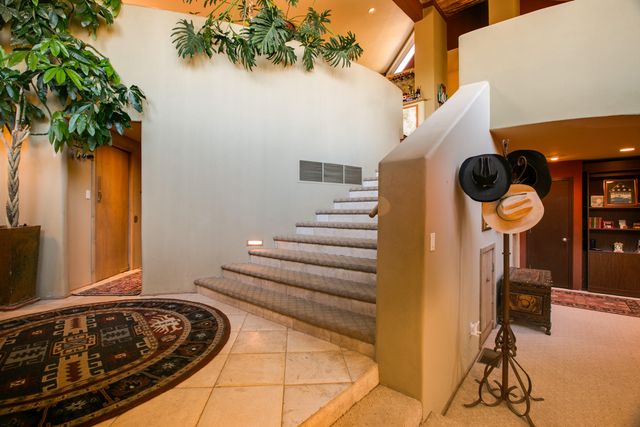 51 Rock Ridge Drive NE, Albuquerque, NM 87122