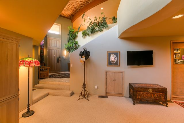 51 Rock Ridge Drive NE, Albuquerque, NM 87122