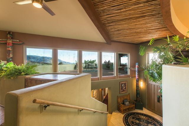 51 Rock Ridge Drive NE, Albuquerque, NM 87122