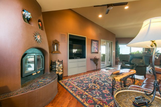 51 Rock Ridge Drive NE, Albuquerque, NM 87122