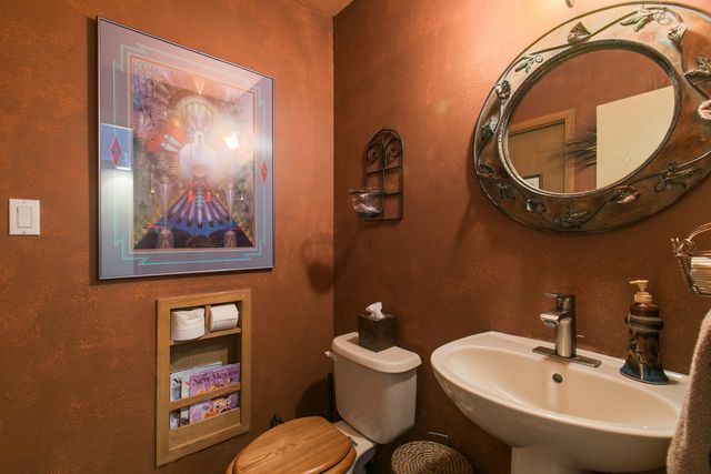 51 Rock Ridge Drive NE, Albuquerque, NM 87122