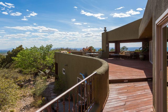 51 Rock Ridge Drive NE, Albuquerque, NM 87122