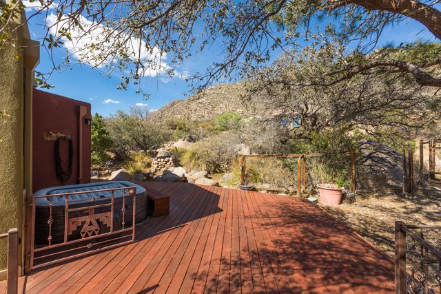 51 Rock Ridge Drive NE, Albuquerque, NM 87122