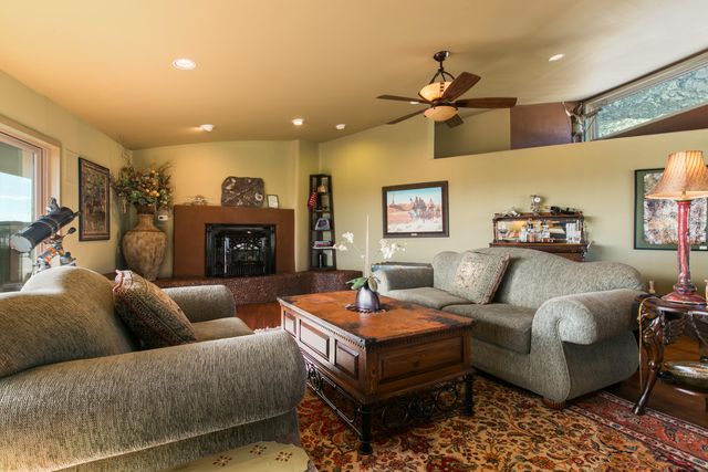 51 Rock Ridge Drive NE, Albuquerque, NM 87122