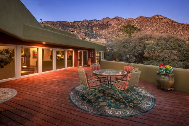 51 Rock Ridge Drive NE, Albuquerque, NM 87122