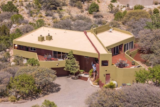 51 Rock Ridge Drive NE, Albuquerque, NM 87122