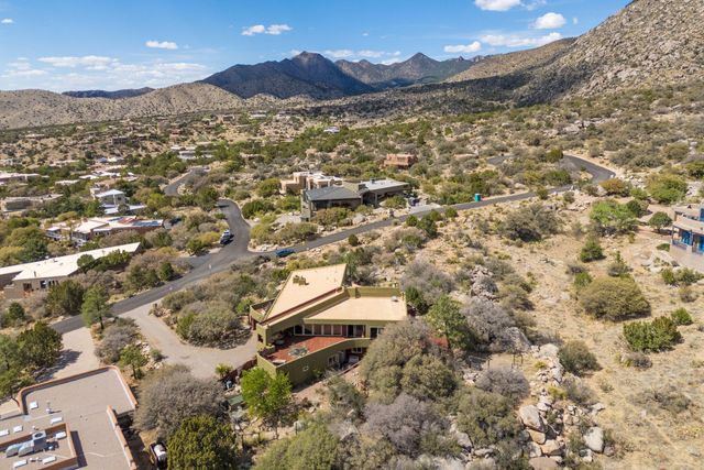 51 Rock Ridge Drive NE, Albuquerque, NM 87122