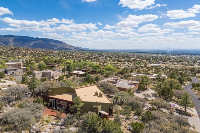 51 Rock Ridge Drive NE, Albuquerque, NM 87122
