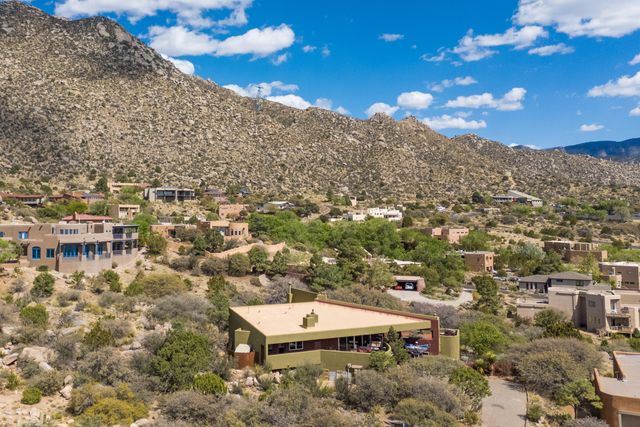 51 Rock Ridge Drive NE, Albuquerque, NM 87122