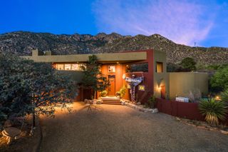51 Rock Ridge Drive NE, Albuquerque, NM 87122