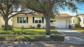 812 Hamilton St, Sinton, TX 78387