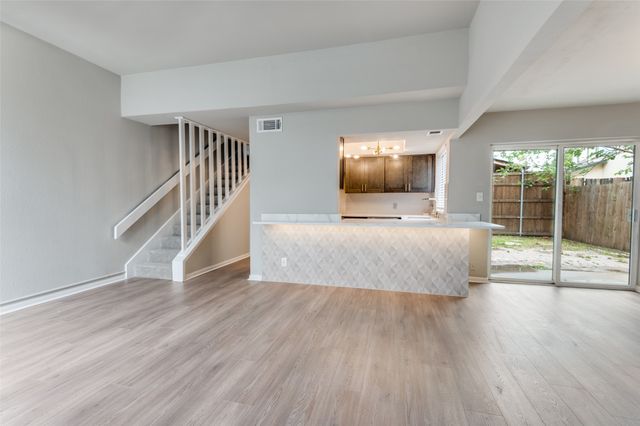 2636 Nina Circle, Grand Prairie, TX 75052