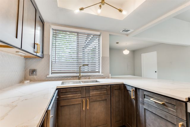 2636 Nina Circle, Grand Prairie, TX 75052