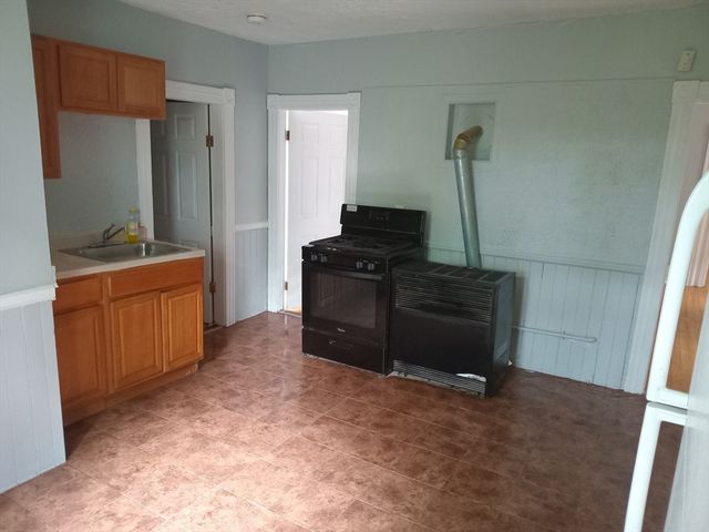 86 Marshall St 2, Fitchburg, MA 01420