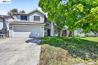 8265 Calla Way, Sacramento, CA 95828