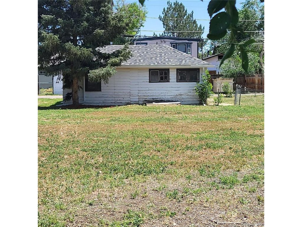 256 S 2nd Ave, Brighton, CO 80601