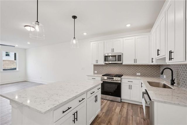 1577 Driggs NW Drive, Atlanta, GA 30318